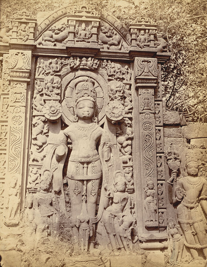 698px-Sculpture_of_Aditya,_the_Sun_god,_of_Gupta_period,_from_Garhwa,_Allahabad,_1870s